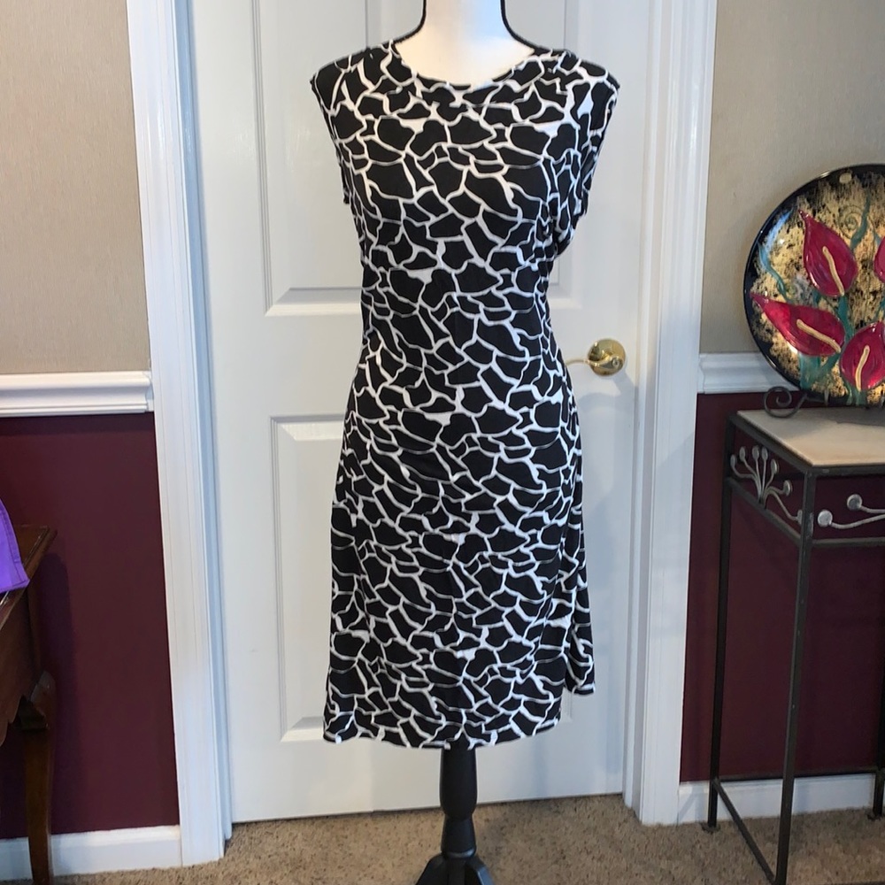 BLACK & WHITE LONG TSHIRT DRESS